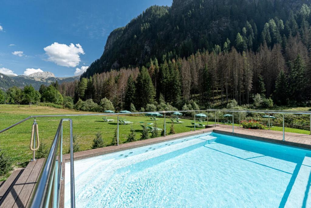 Hotel Diamant Park Кампителло-ди-Фасса Экстерьер фото
