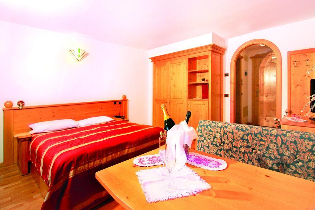 Hotel Diamant Park Кампителло-ди-Фасса Экстерьер фото